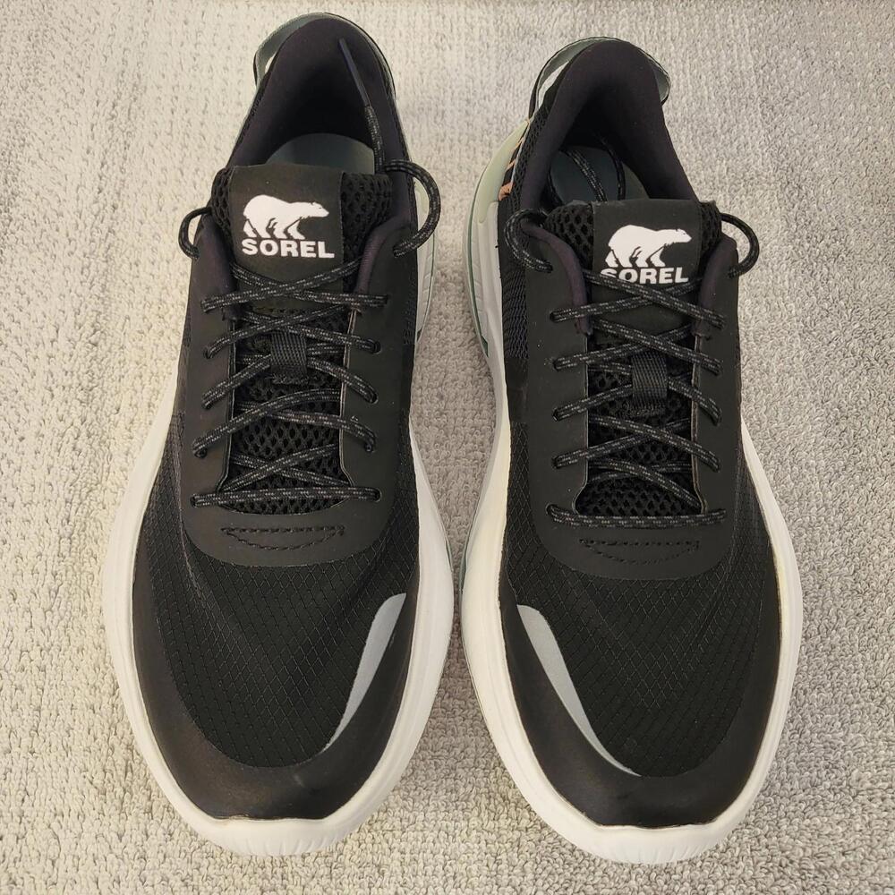 Sorel Women's Explorer Blitz Leisure Lace sneaker in black women's sz 6 like new